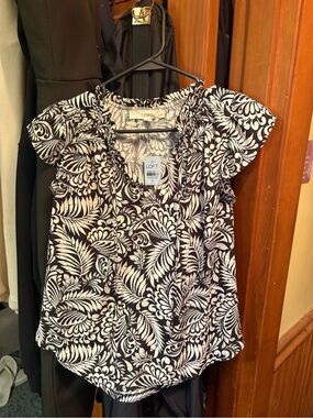 LOFT Black and White Leaf-Print Ruffle Sleeve Blouse